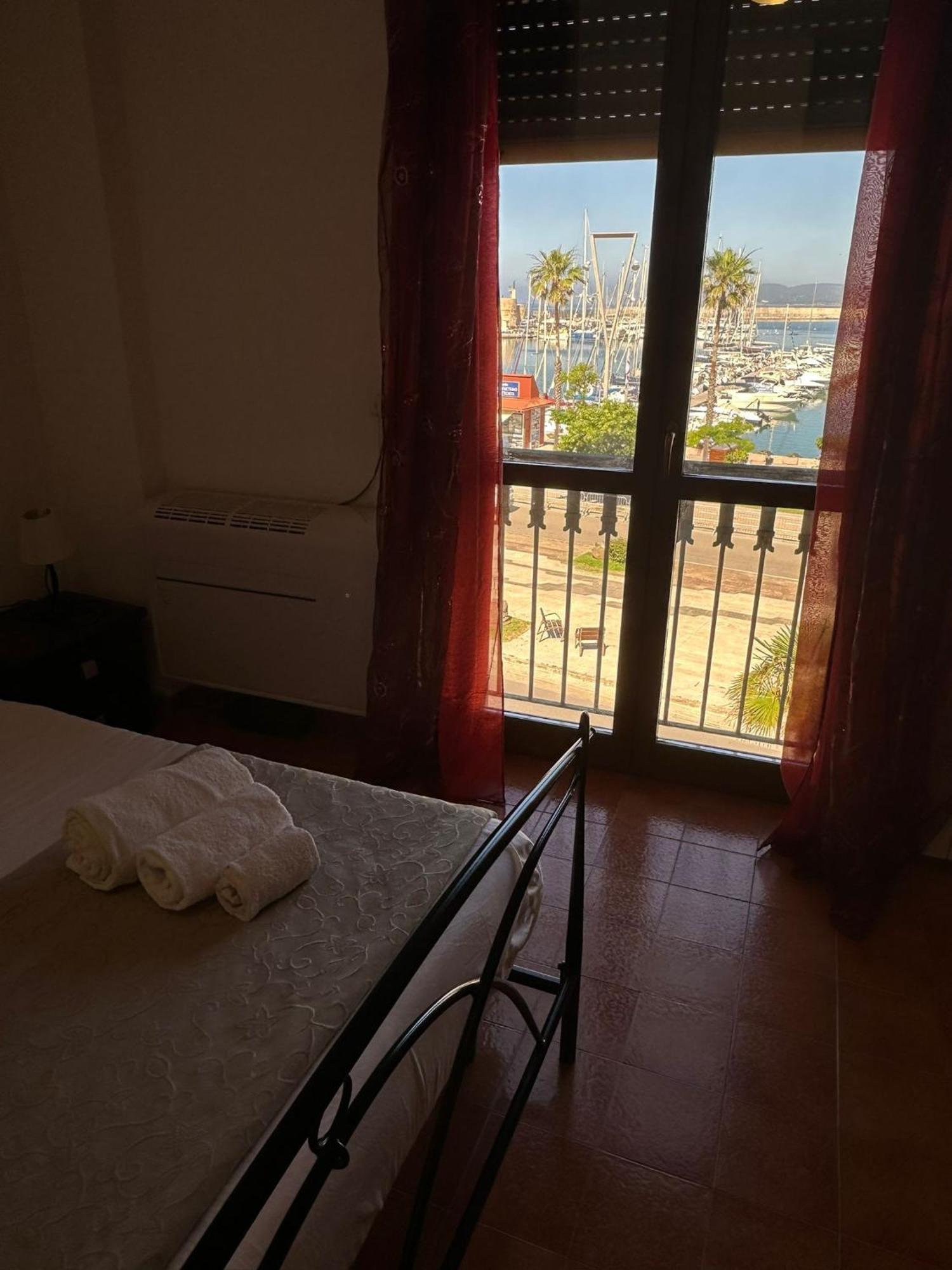 L'Aragosta Guesthouse อาลเกโร ภายนอก รูปภาพ